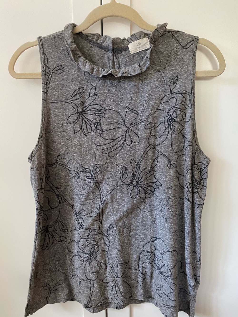 T.La Gray lightweight, Floral Ruffle-Neck Sleeveless Tank